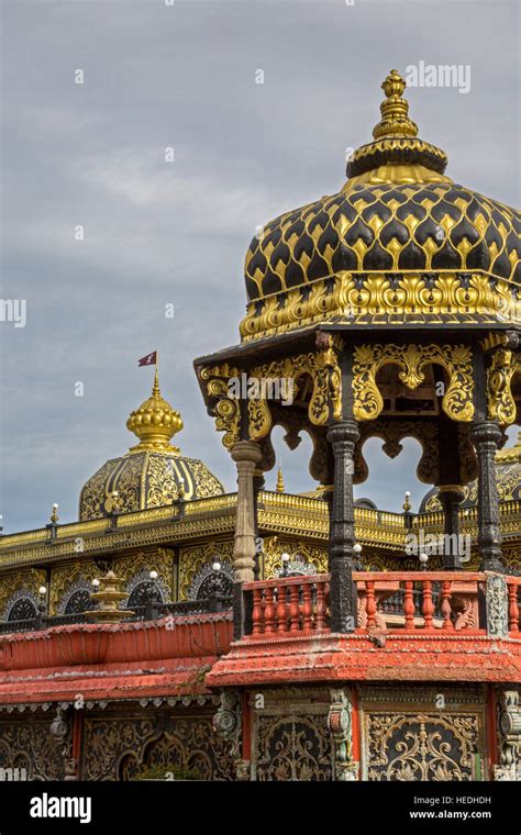 Prabhupada's palace of gold - Prabhupada's Palace of Gold opened in 1979 to positive reviews. [ 19 ] [ 20 ] [ 21 ] CBS PM Magazine reported, "the magnificence of the Palace of Gold would be hard to exaggerate." Life magazine called the Palace "a …